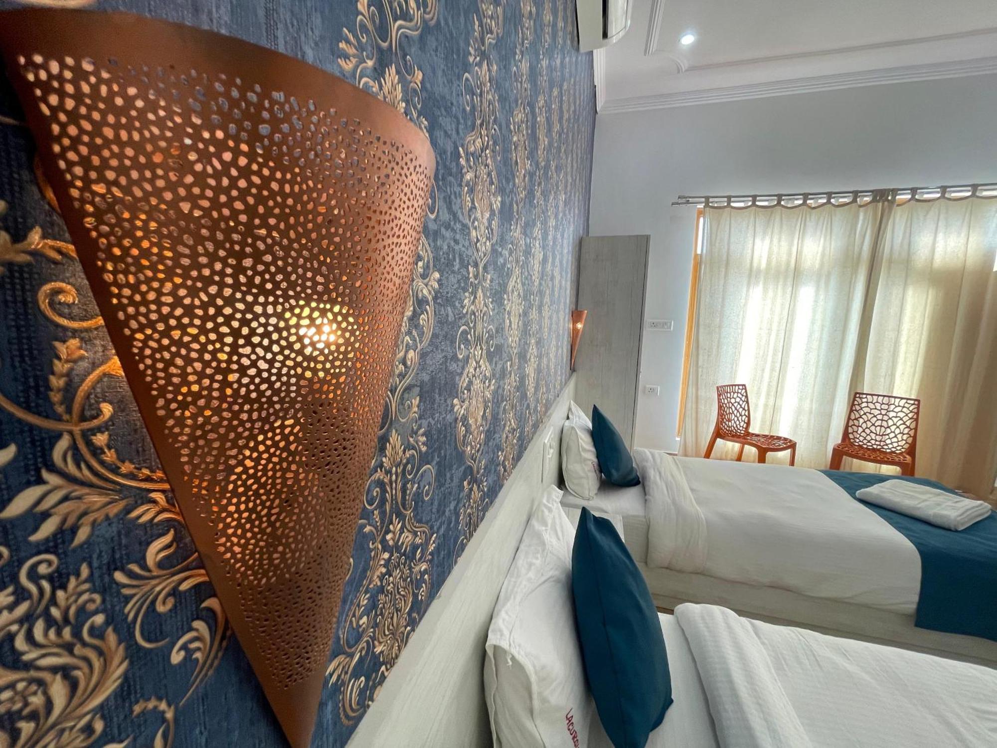 קג'ורהו La Curcuma Luxury Homestay מראה חיצוני תמונה