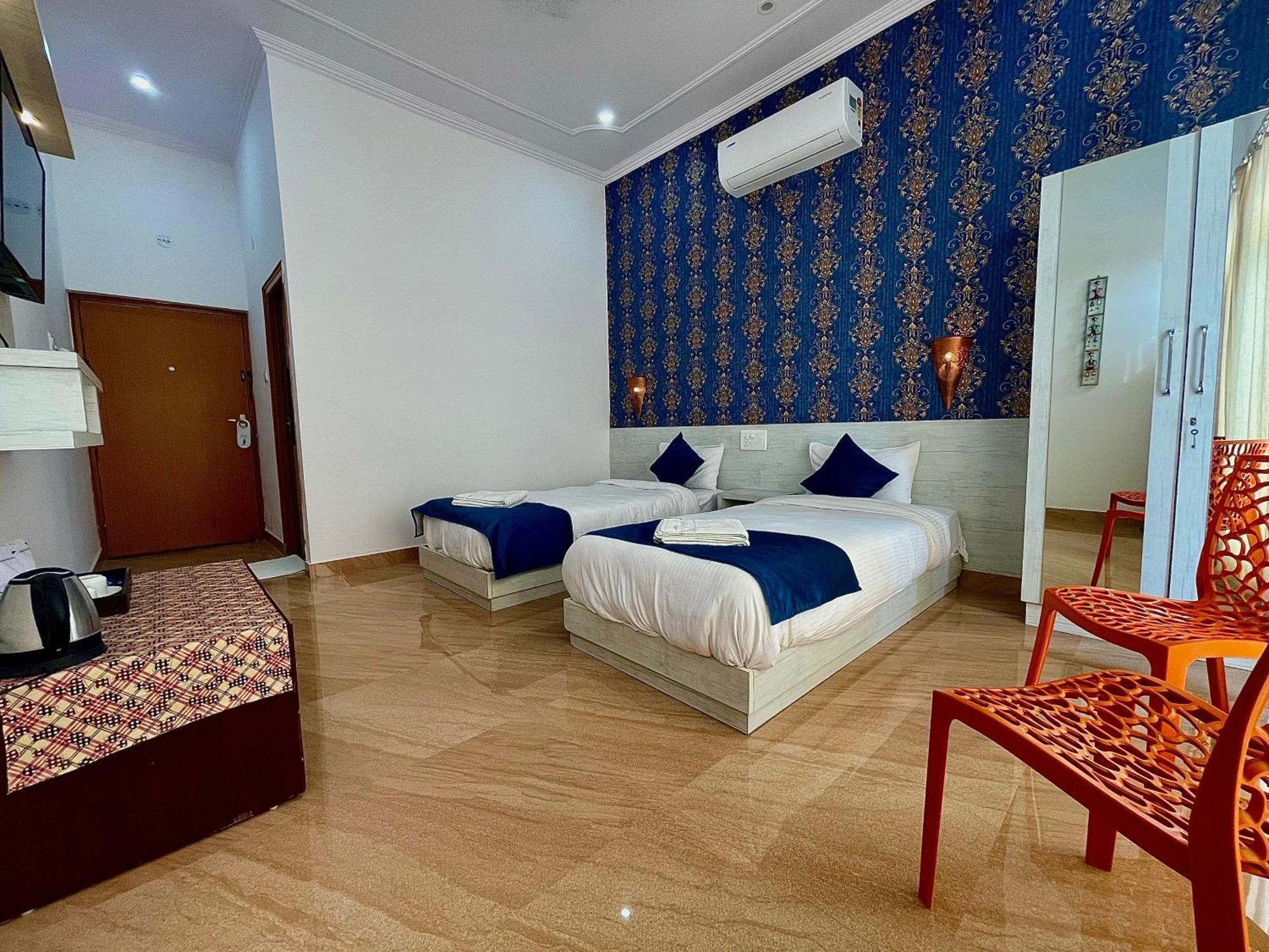 קג'ורהו La Curcuma Luxury Homestay מראה חיצוני תמונה
