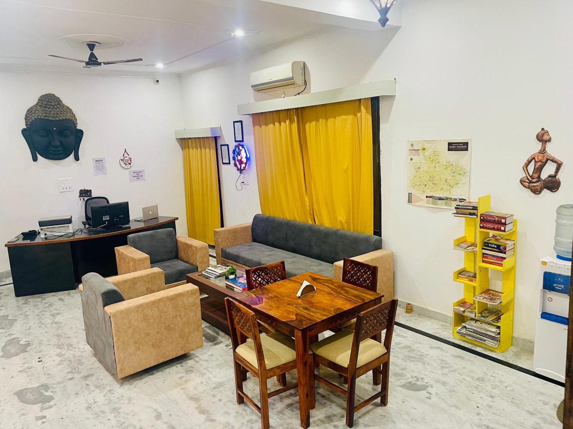 קג'ורהו La Curcuma Luxury Homestay מראה חיצוני תמונה